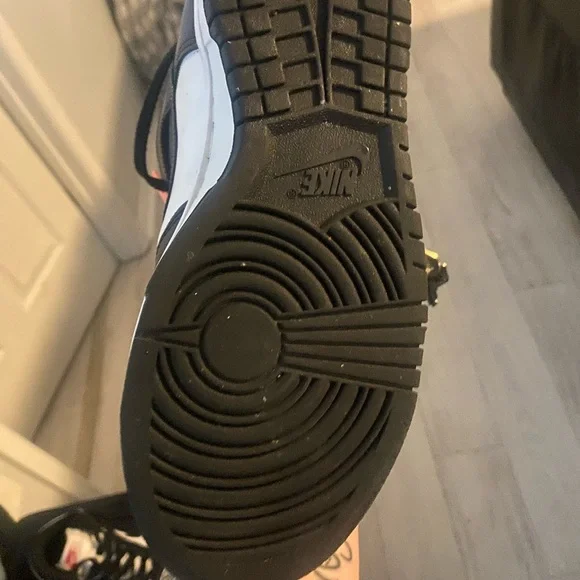 Worn once! Smoke and pet free! - Picture 3 of 3